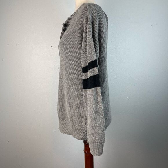 American Eagle Half Button Down Light Sweater Top Size M EUC - Picture 3 of 6